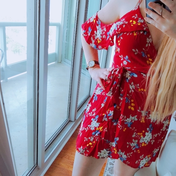 💙 NWOT cotton candy la red floral wrap dress - Picture 2 of 4